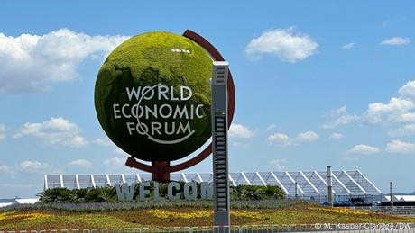 Pertemuan World Economic Forum (WEF) di Dalian, Cina