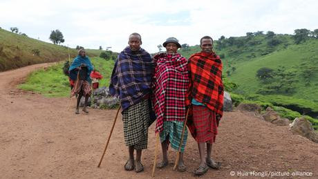 Ekowisata di Tanzania Korbankan Ruang Hidup Suku Maasai