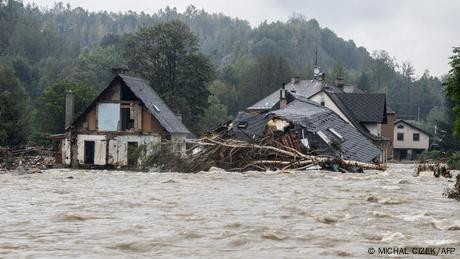 Kala Eropa Tengah Kerepotan Dilanda Banjir dan Hujan Lebat