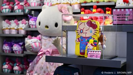 50 Tahun Hello Kitty, Keberhasilan Kreasi Bisnis Untuk Tua dan Muda